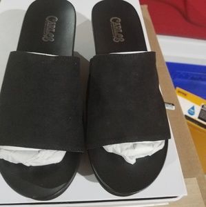 Women slippers size 7